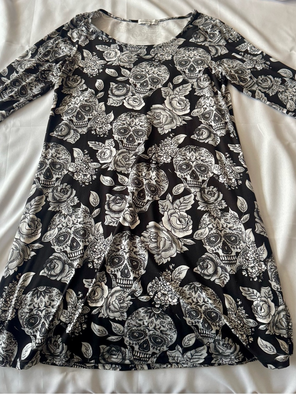 Women's Black & White Skull Floral Midi Dress - Versatile Halloween Style